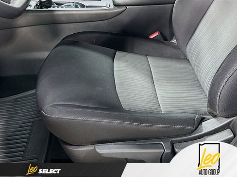 Used 2022 Nissan Sentra SV FWD image 18