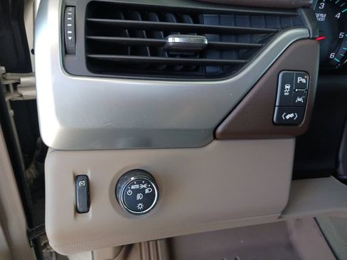Used 2017 Chevrolet Tahoe Premier RWD image 37