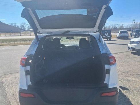 Used 2014 Jeep Cherokee Limited w/ Luxury Group image 5