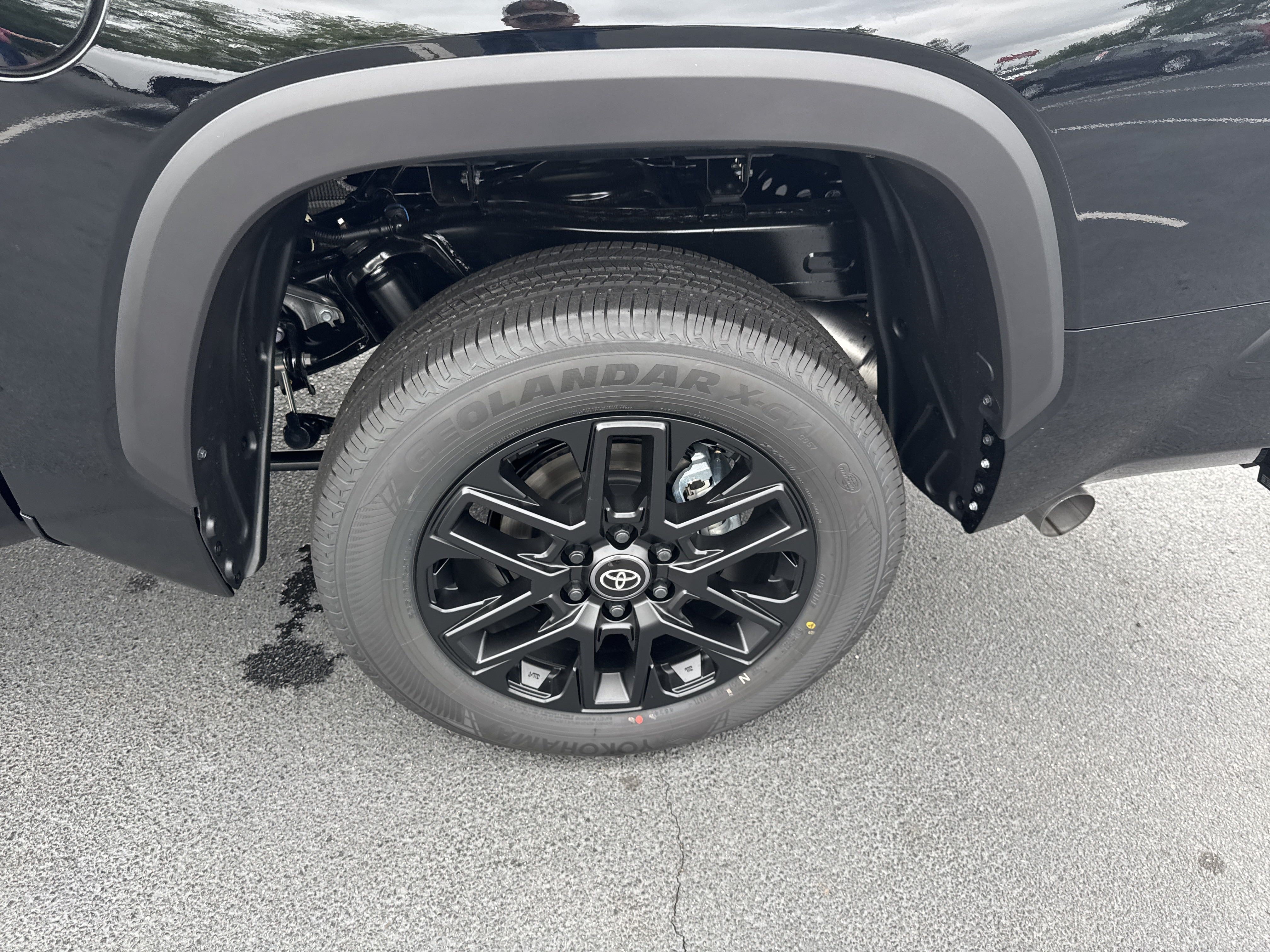 New 2025 Toyota Tundra Limited AWD/4WD image 12