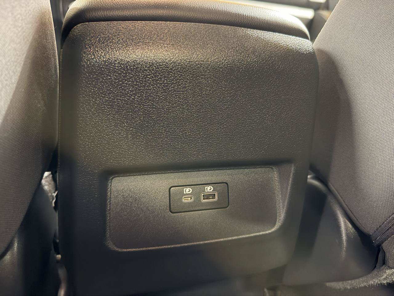 Used 2025 Nissan Frontier SV AWD/4WD image 17