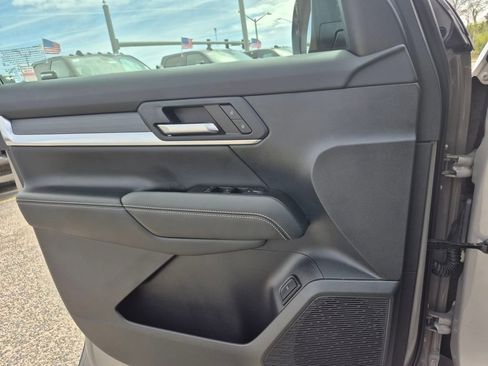 Used 2026 GMC Terrain Elevation w/ Elevation Premium Package image 17