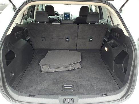 Used 2022 Ford Edge SE image 21