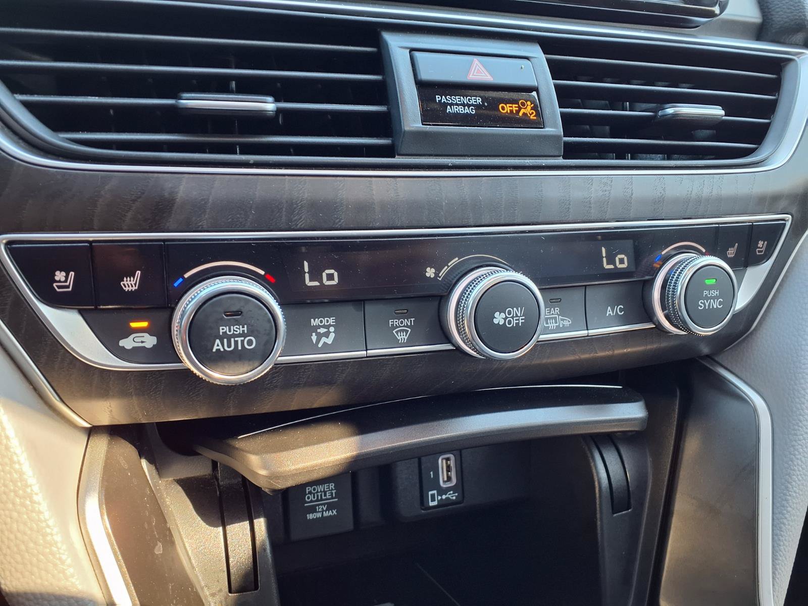 Used 2018 Honda Accord Touring image 8