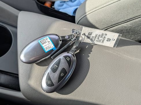 Certified 2026 Hyundai Elantra Sport FWD image 30
