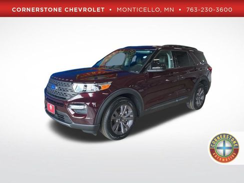 Used 2022 Ford Explorer XLT w/ Equipment Group 202A AWD/4WD image 1