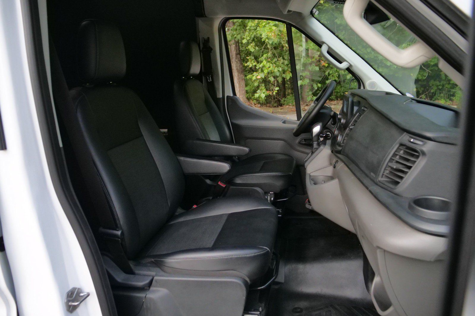 Used 2025 Ford Transit 350 148 High Roof Extended w/ Load Area Protection Package RWD image 26