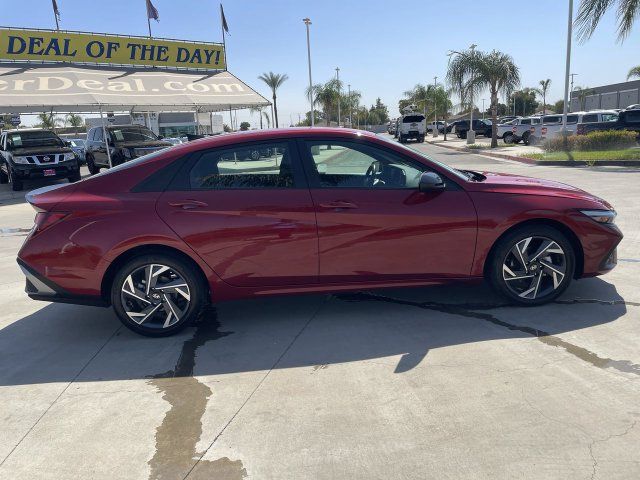 Used 2025 Hyundai Elantra Sport FWD image 9