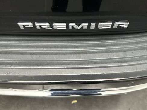 Used 2024 Chevrolet Suburban Premier image 15