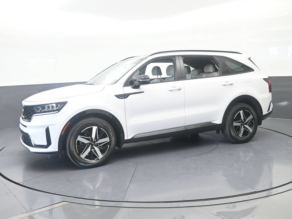 Used 2023 Kia Sorento S w/ Panoramic Sunroof Package FWD image 2