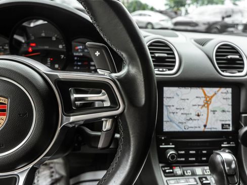 Used 2018 Porsche 718 Cayman RWD image 20