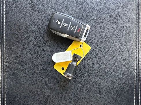 Used 2021 RAM 1500 Big Horn image 32