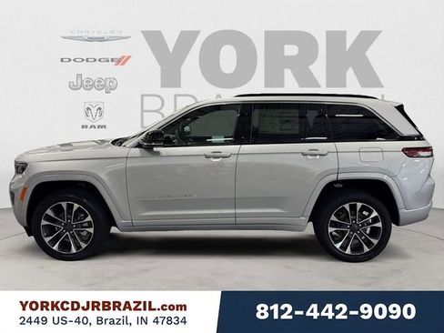 New 2025 Jeep Grand Cherokee Overland w/ Luxury Tech Group IV AWD/4WD image 2
