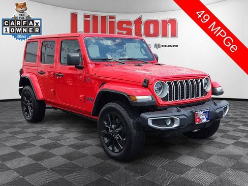 Used 2025 Jeep Wrangler Unlimited Sahara w/ Safety Group AWD/4WD image 3