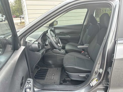 Used 2024 Nissan Kicks S FWD image 2