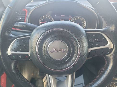 Used 2017 Jeep Renegade Trailhawk image 15