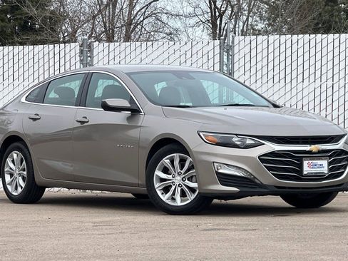 Used 2024 Chevrolet Malibu LT FWD image 2