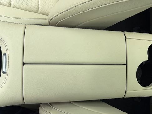 Used 2025 Mercedes-Benz GLS 450 4MATIC w/ AMG Line Exterior image 35