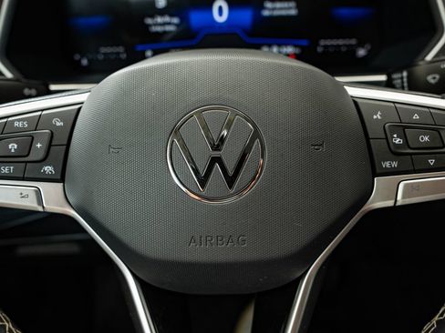 Used 2023 Volkswagen Tiguan SE FWD image 29