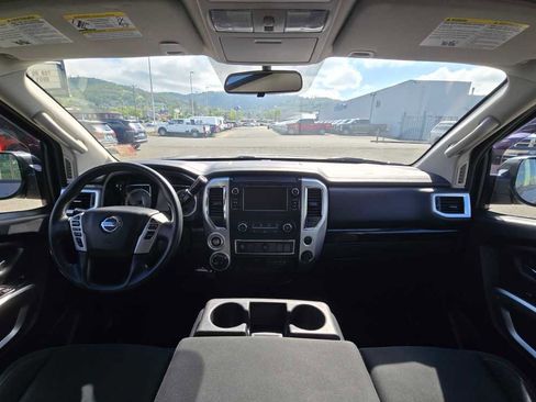Used 2019 Nissan Titan SV AWD/4WD image 15