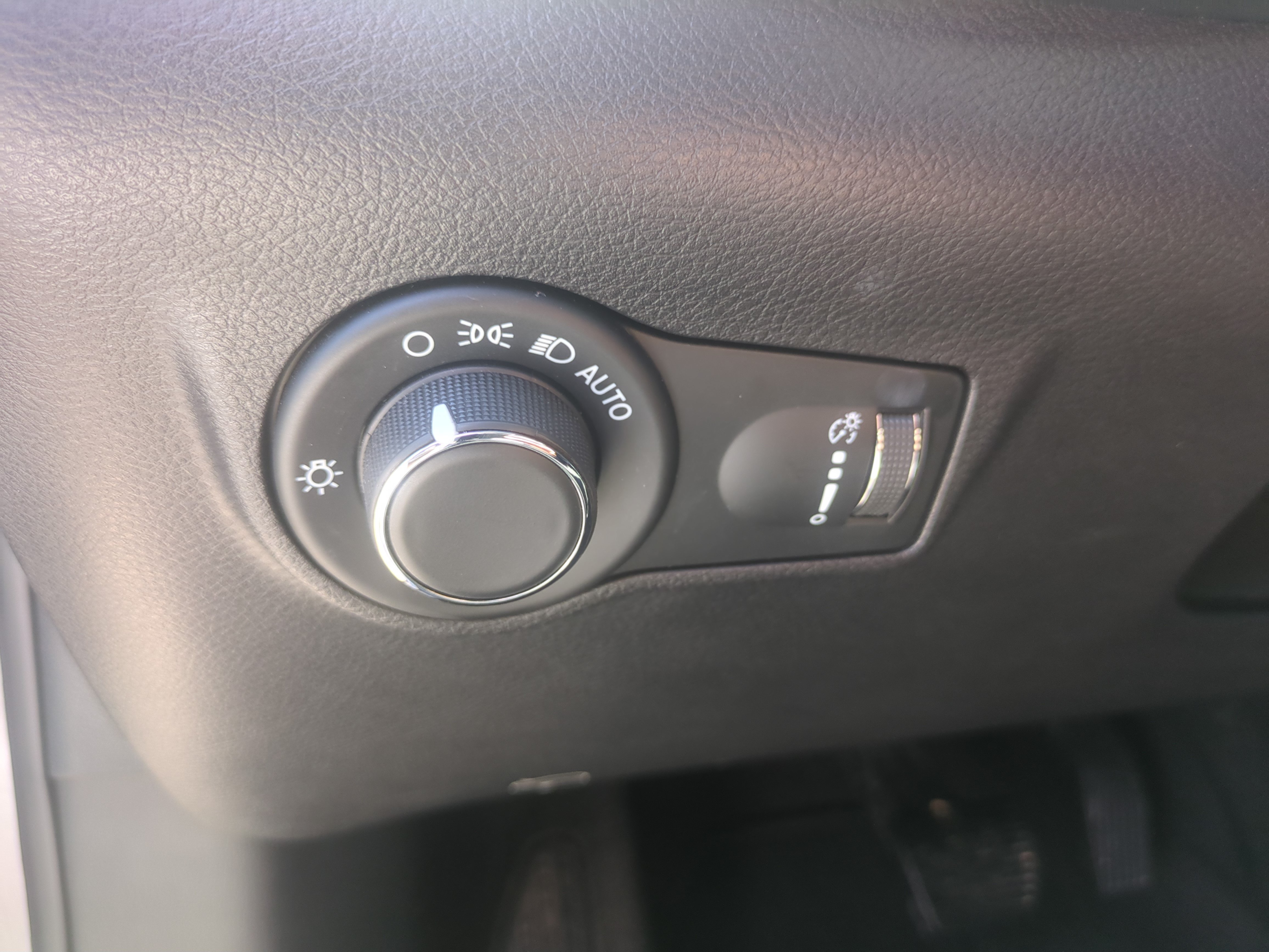 Used 2023 Jeep Compass Sport AWD/4WD image 10