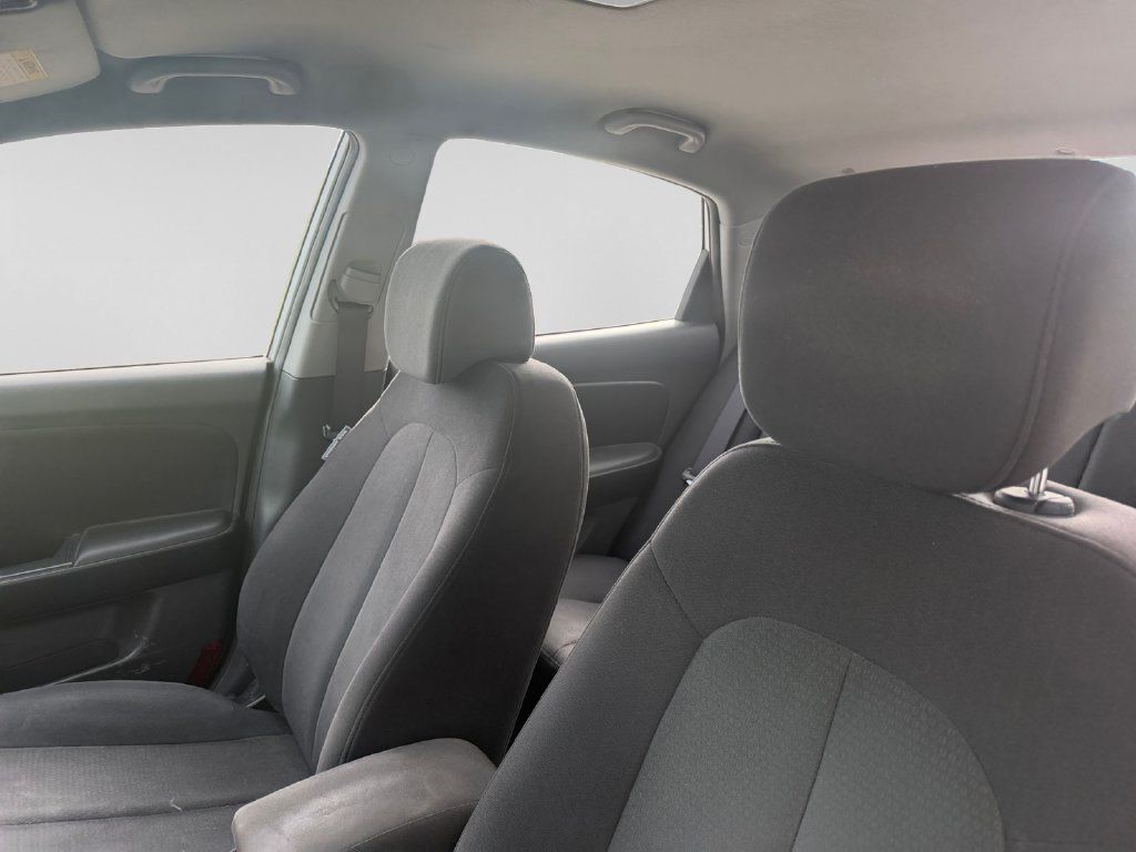 Used 2009 Hyundai Elantra SE FWD image 23