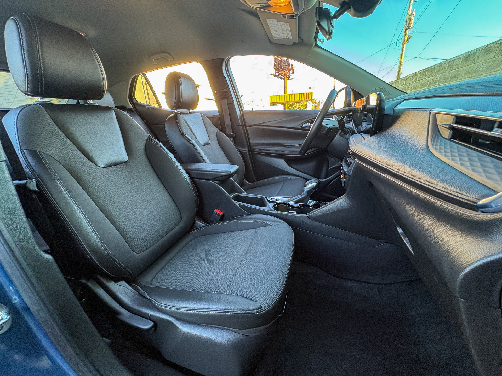 Used 2024 Buick Encore GX Preferred AWD/4WD image 26