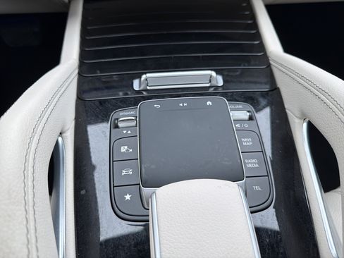 Used 2024 Mercedes-Benz GLE 450 4MATIC image 8
