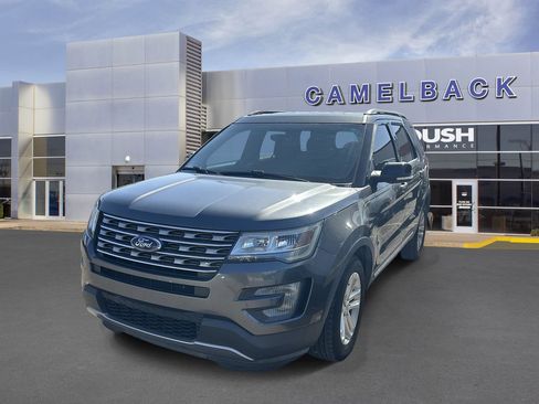 Used 2017 Ford Explorer XLT w/ Equipment Group 201A FWD image 13
