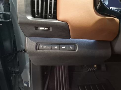 New 2026 Nissan Pathfinder Platinum AWD/4WD image 12