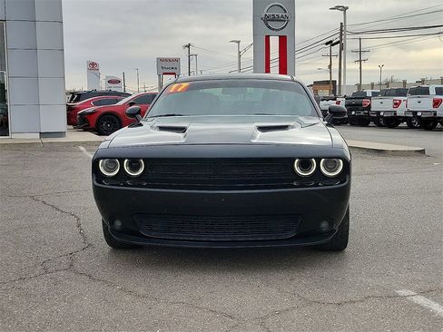 Used 2019 Dodge Challenger SXT w/ Blacktop Package image 3