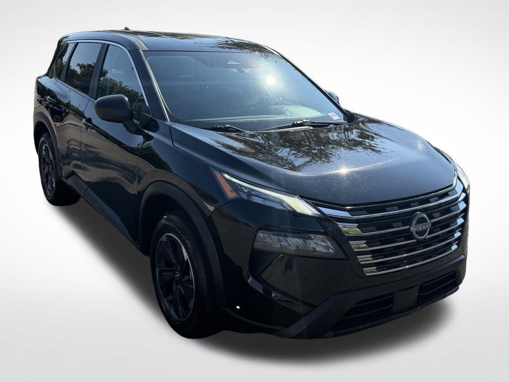 Used 2025 Nissan Rogue SV FWD image 9