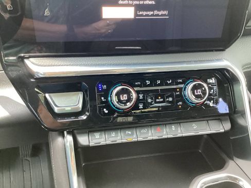 New 2026 GMC Sierra 2500 Denali w/ Denali Reserve Package AWD/4WD image 32