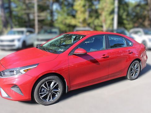 Certified 2023 Kia Forte LXS image 4