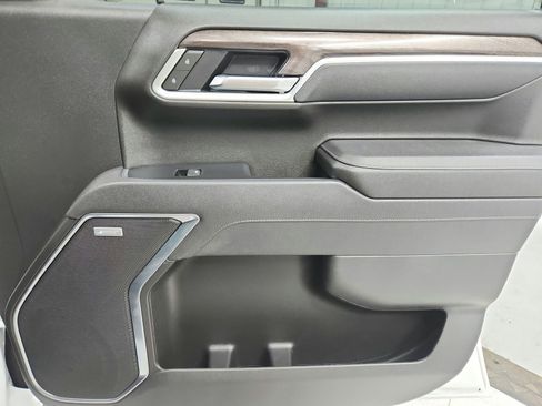 Used 2025 Chevrolet Silverado 1500 LTZ AWD/4WD image 44