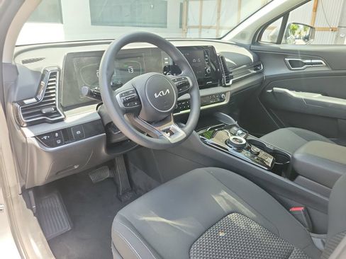 Certified 2024 Kia Sportage LX FWD image 17