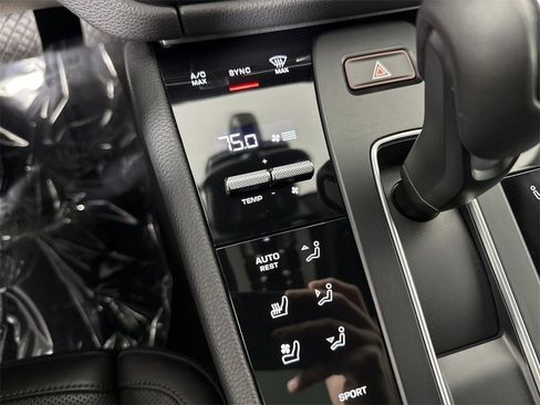 Certified 2024 Porsche Macan w/ Premium Plus Package image 31