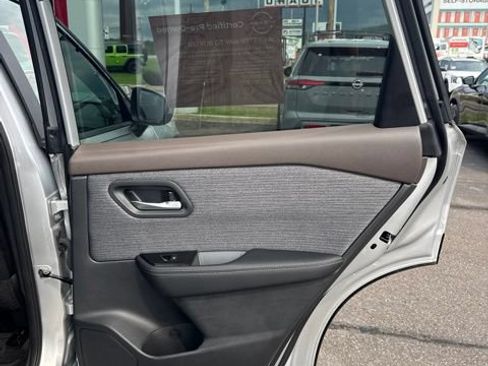 Certified 2023 Nissan Rogue SV AWD/4WD image 18