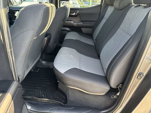 Used 2021 Toyota Tacoma TRD Sport w/ Technology Package AWD/4WD image 15