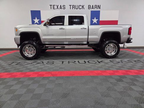 Used 2017 GMC Sierra 2500 Denali w/ Duramax Plus Package AWD/4WD image 1