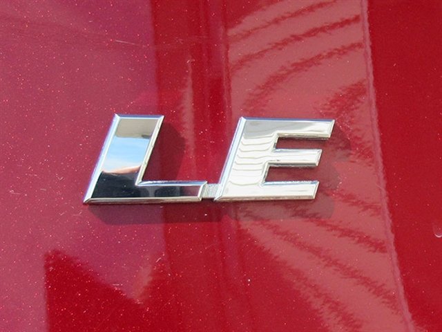 Used 2021 Toyota RAV4 LE FWD image 32