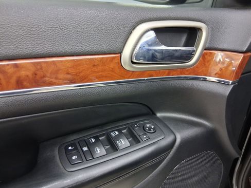 Used 2011 Jeep Grand Cherokee Limited RWD image 23