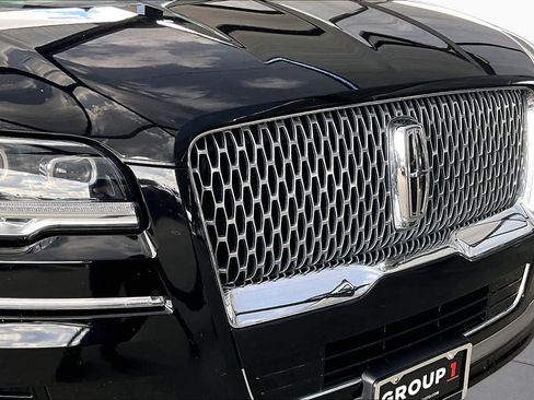 Used 2022 Lincoln Navigator L Reserve RWD image 30