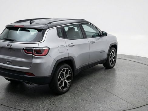 Used 2025 Jeep Compass Limited AWD/4WD image 9