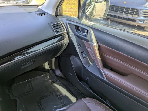 Used 2018 Subaru Forester 2.5i Touring image 19
