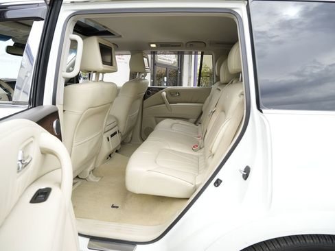 Used 2012 INFINITI QX56 4WD w/ Deluxe Touring Pkg image 26