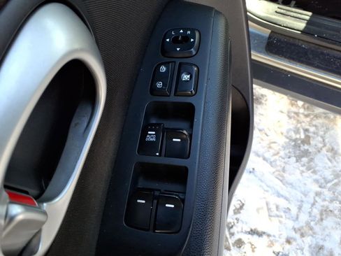 Used 2016 Kia Soul image 12