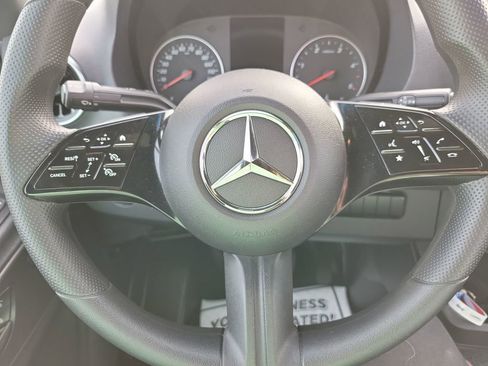 Used 2025 Mercedes-Benz Sprinter 2500 image 8