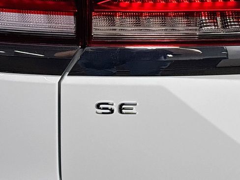 New 2025 Volkswagen Atlas SE image 23