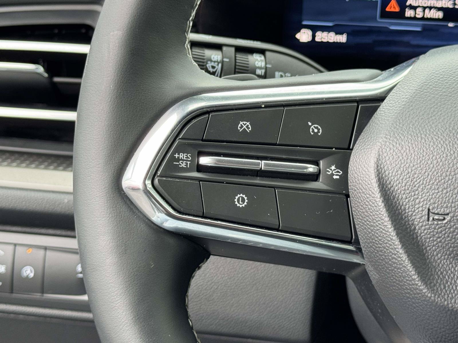 Used 2026 Chevrolet Traverse LT w/ Driver Confidence Package FWD image 6